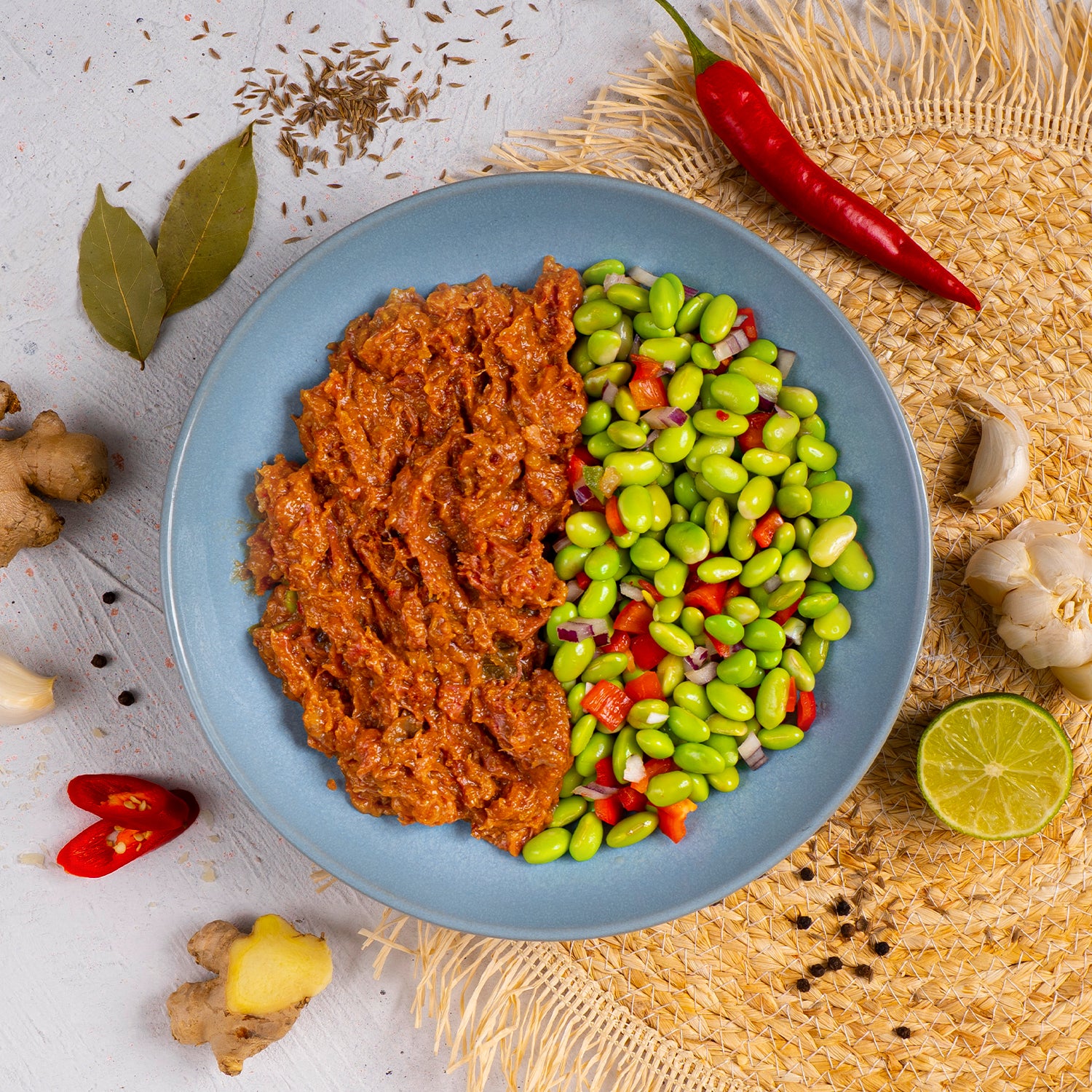 Beef Rendang van SportMeals, 350 gram, opgeschept op een bord