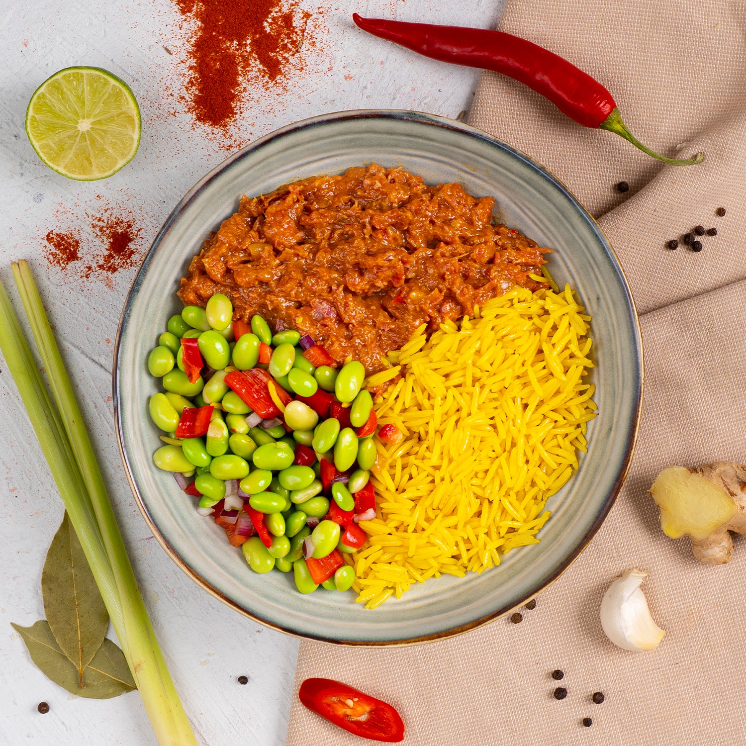 Beef Rendang van SportMeals, 570 gram, opgeschept op een bord