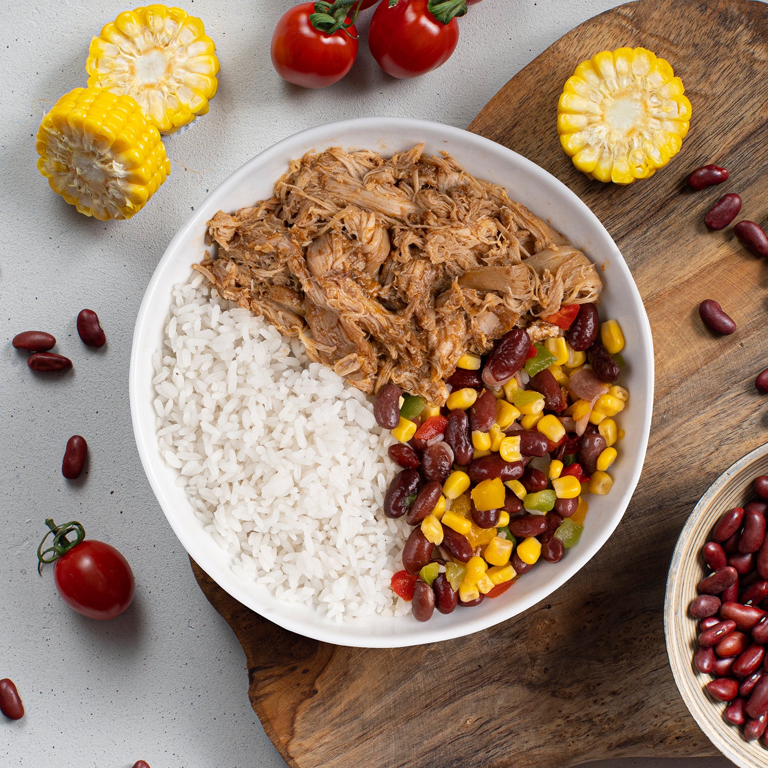 Pulled chicken met rijst, mexican style, van SportMeals, 570 gram, opgeschept op een bord