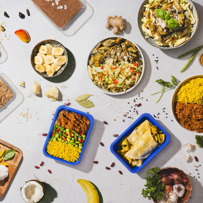 Het SportMeals-assortiment van bovenaf, met maaltijden in blauwe bakjes